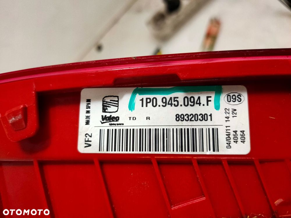 lampa prawy tył w klapę leon ii lift 1p0945094f - 5
