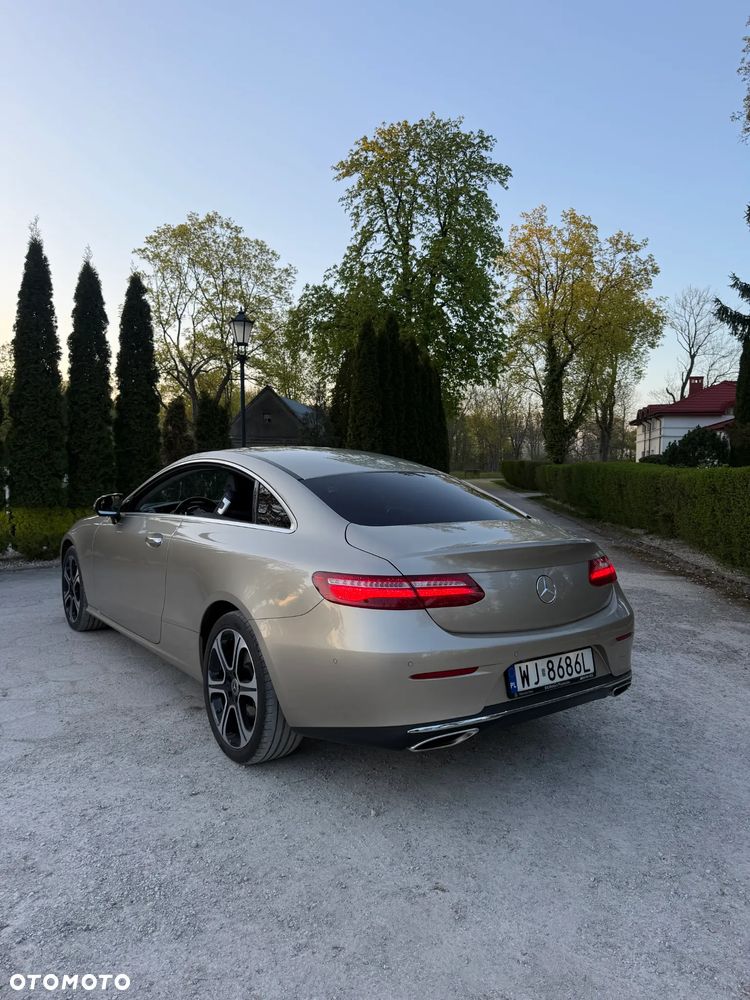 Mercedes-Benz Klasa E 200 4-Matic 9G-TRONIC - 24