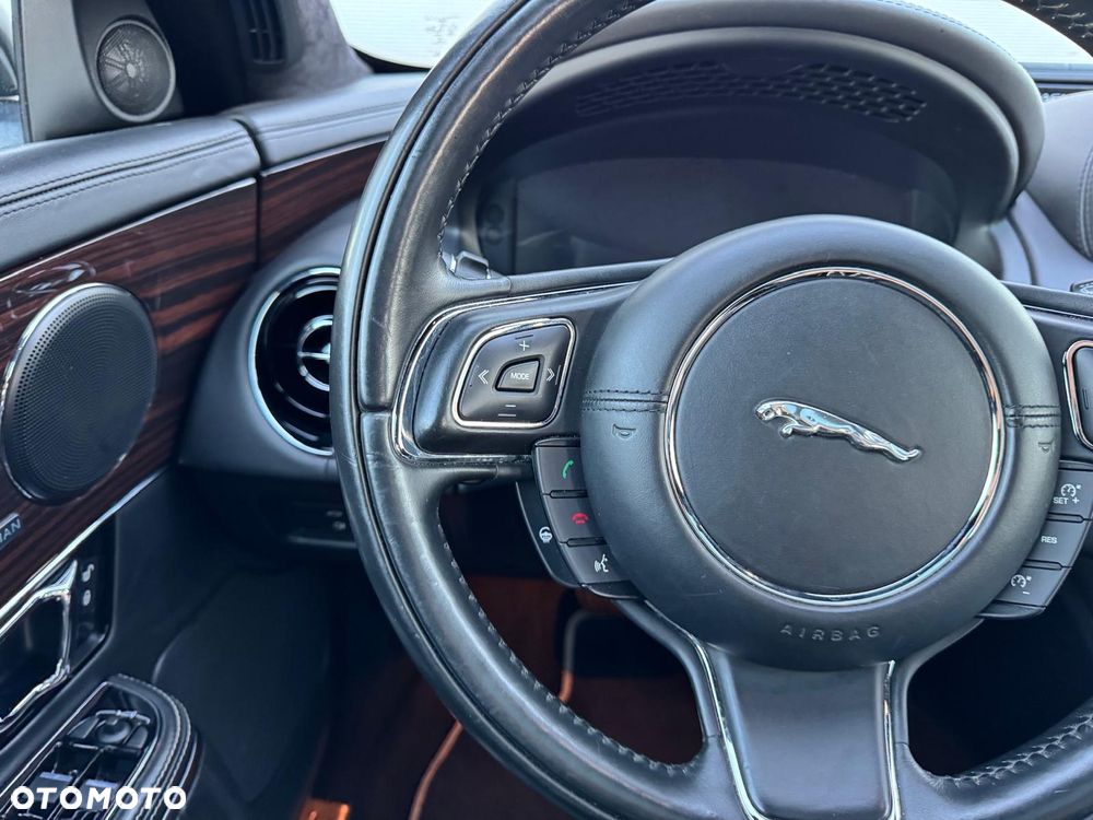 Jaguar XJ 3.0 V6 Diesel Portfolio - 15