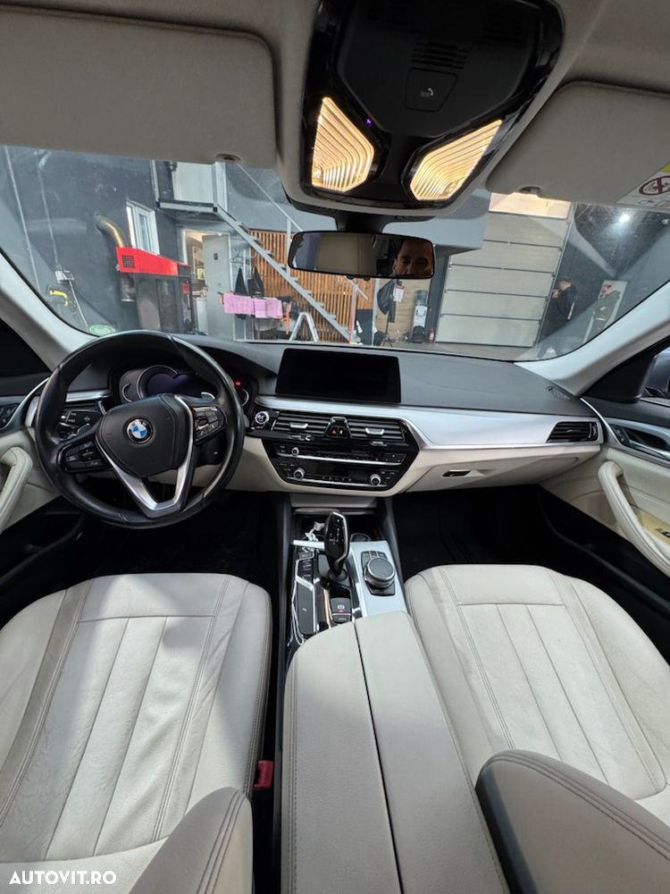 BMW Seria 5 520d Touring Aut. Luxury Line - 13