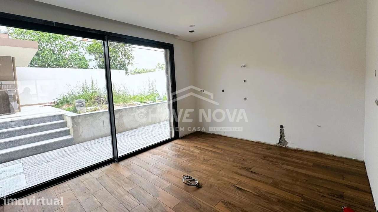Moradia V3 Nova c/ Jardim em Valadares (Praias) - Grande imagem: 4/33