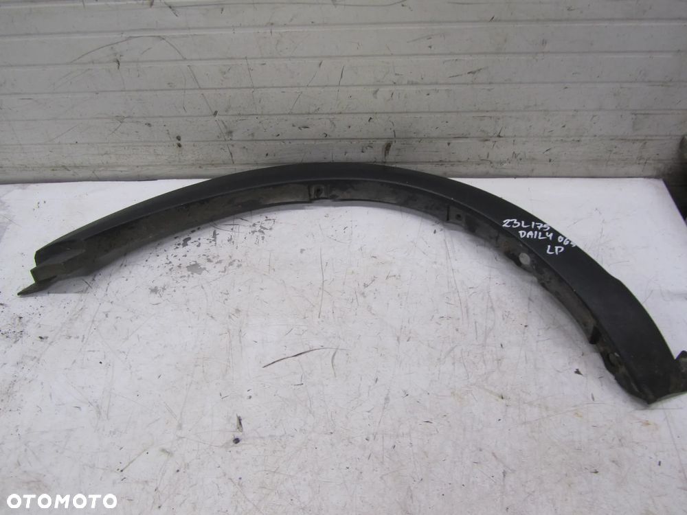 iveco daily 06->2.3 hpi listwa na błotnik lewy przód - 1