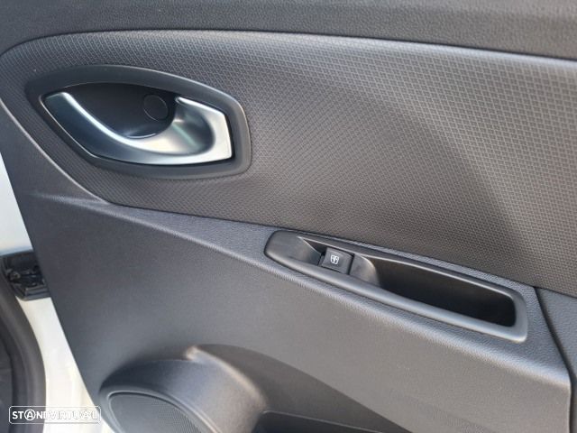 Renault Clio 0.9 TCe Limited - 38
