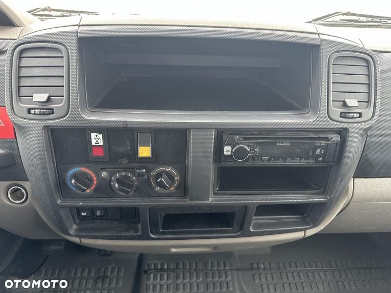 Nissan CABSTAR - 8