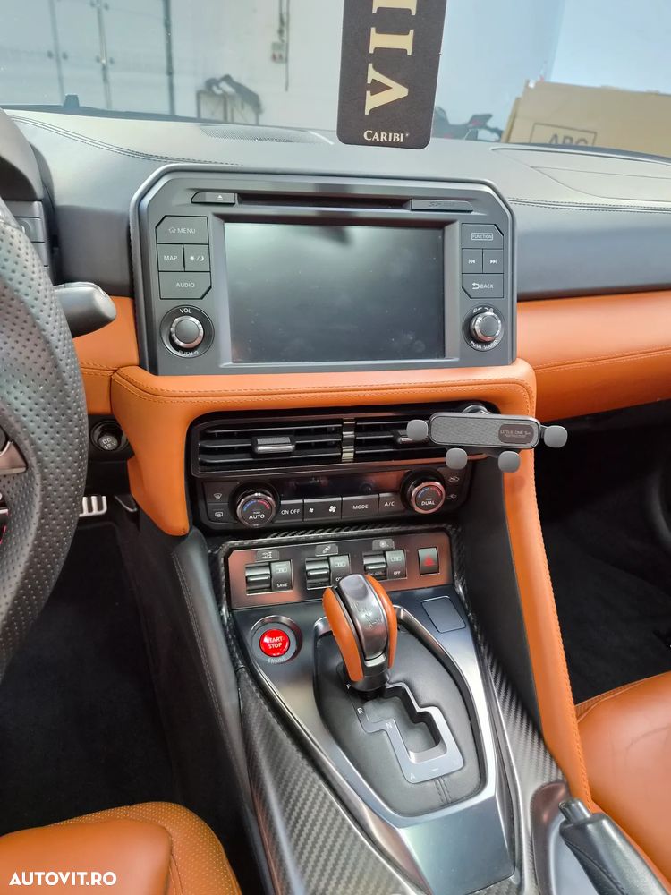 Nissan GT-R - 8