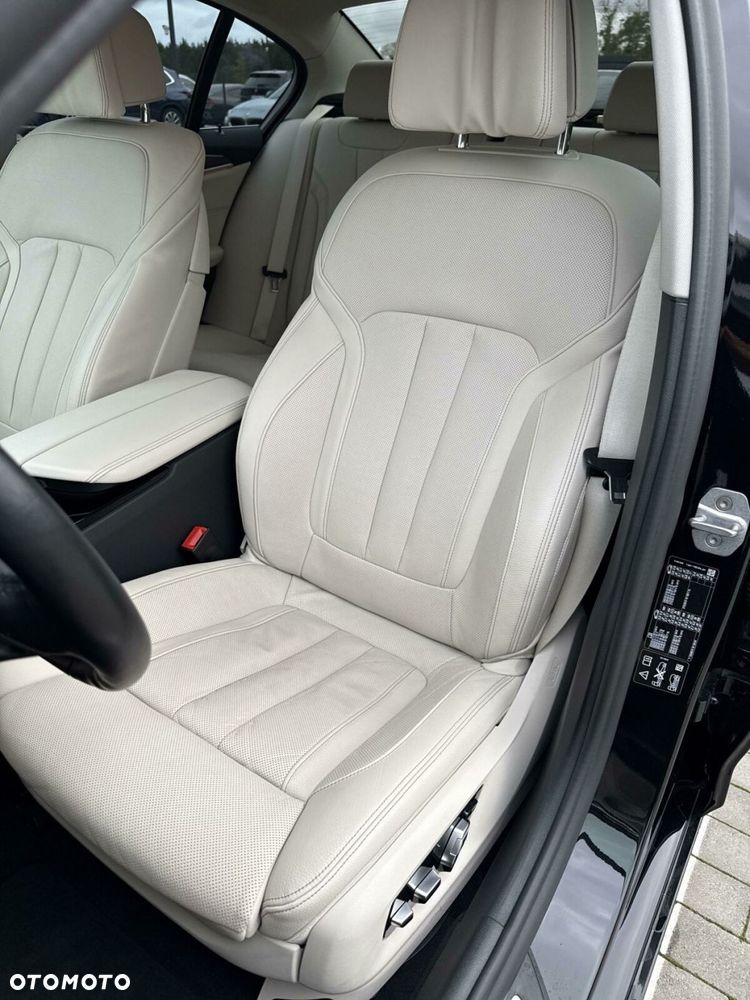 BMW Seria 5 530i xDrive Luxury Line - 14