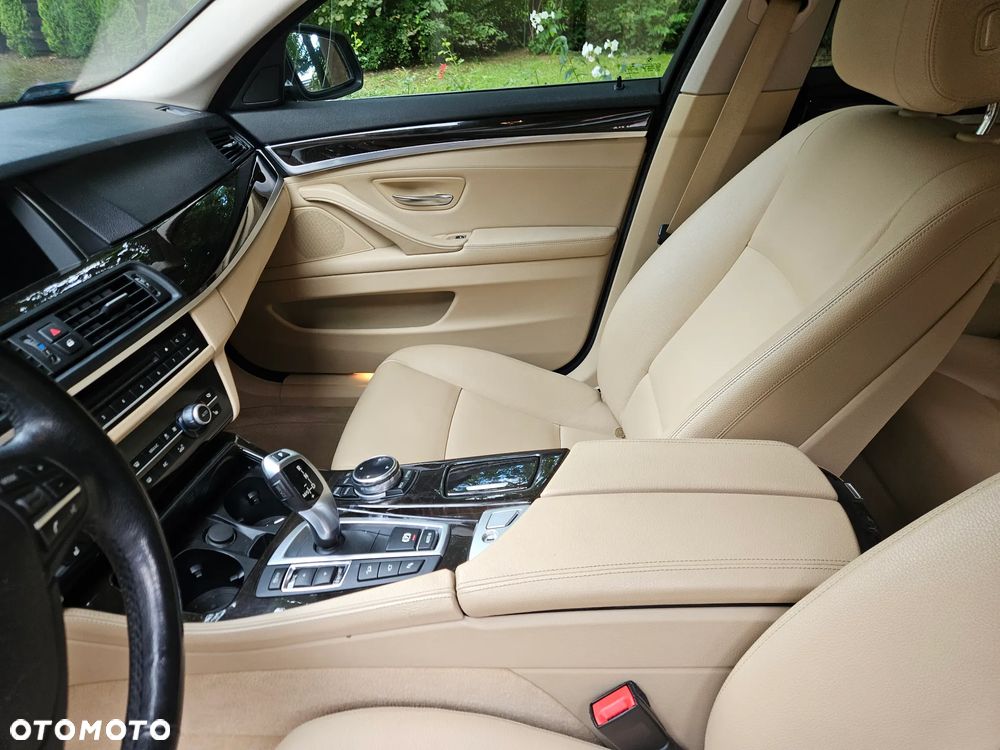 BMW Seria 5 528i xDrive Sport-Aut Luxury Line - 5