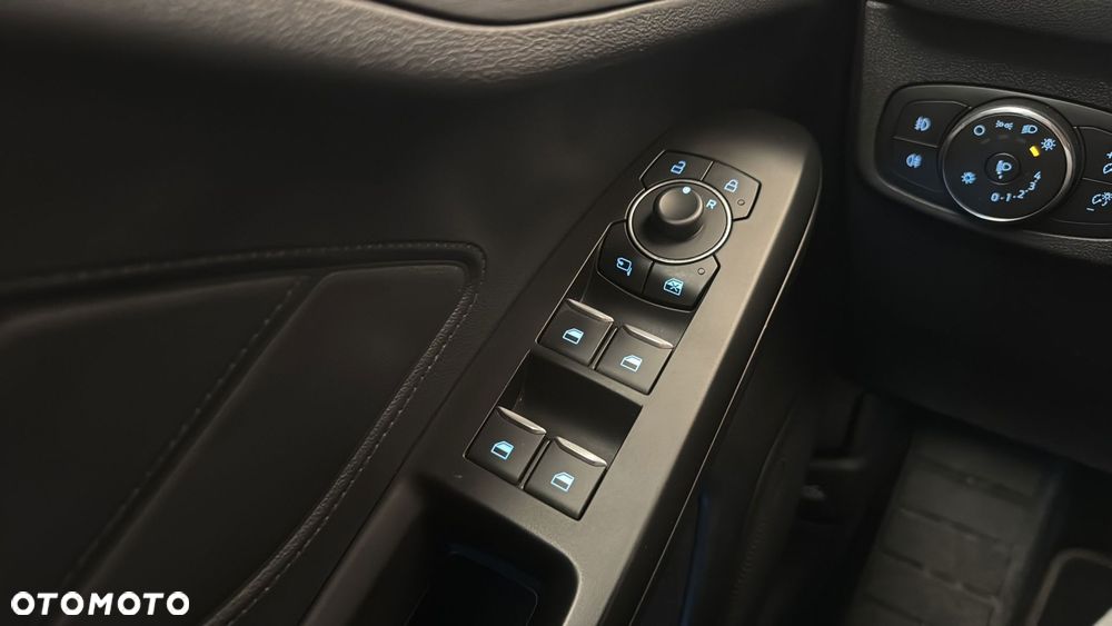 Ford Focus 1.0 EcoBoost mHEV Titanium X - 21