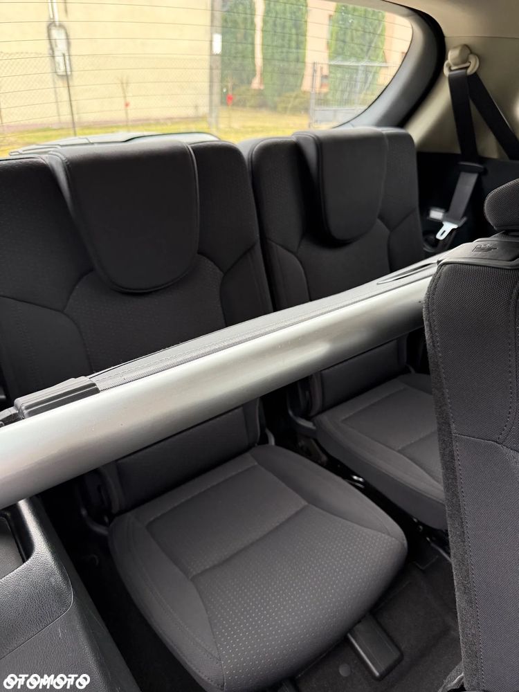 Kia Carens 1.6 GDI Dream-Team Edition - 12