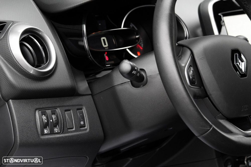 Renault Clio 0.9 TCe Limited - 12