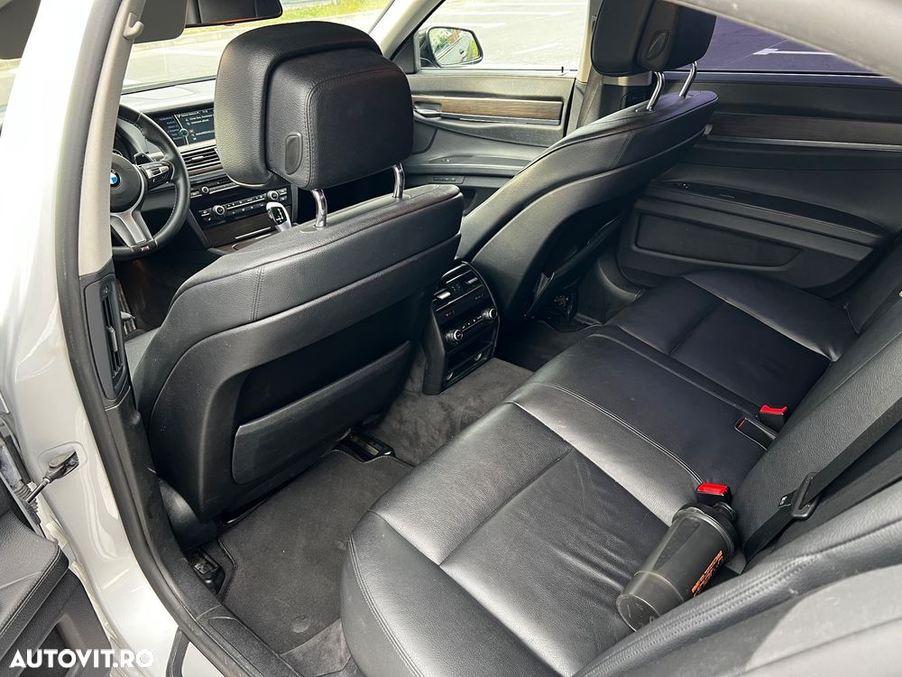 BMW Seria 7 - 8