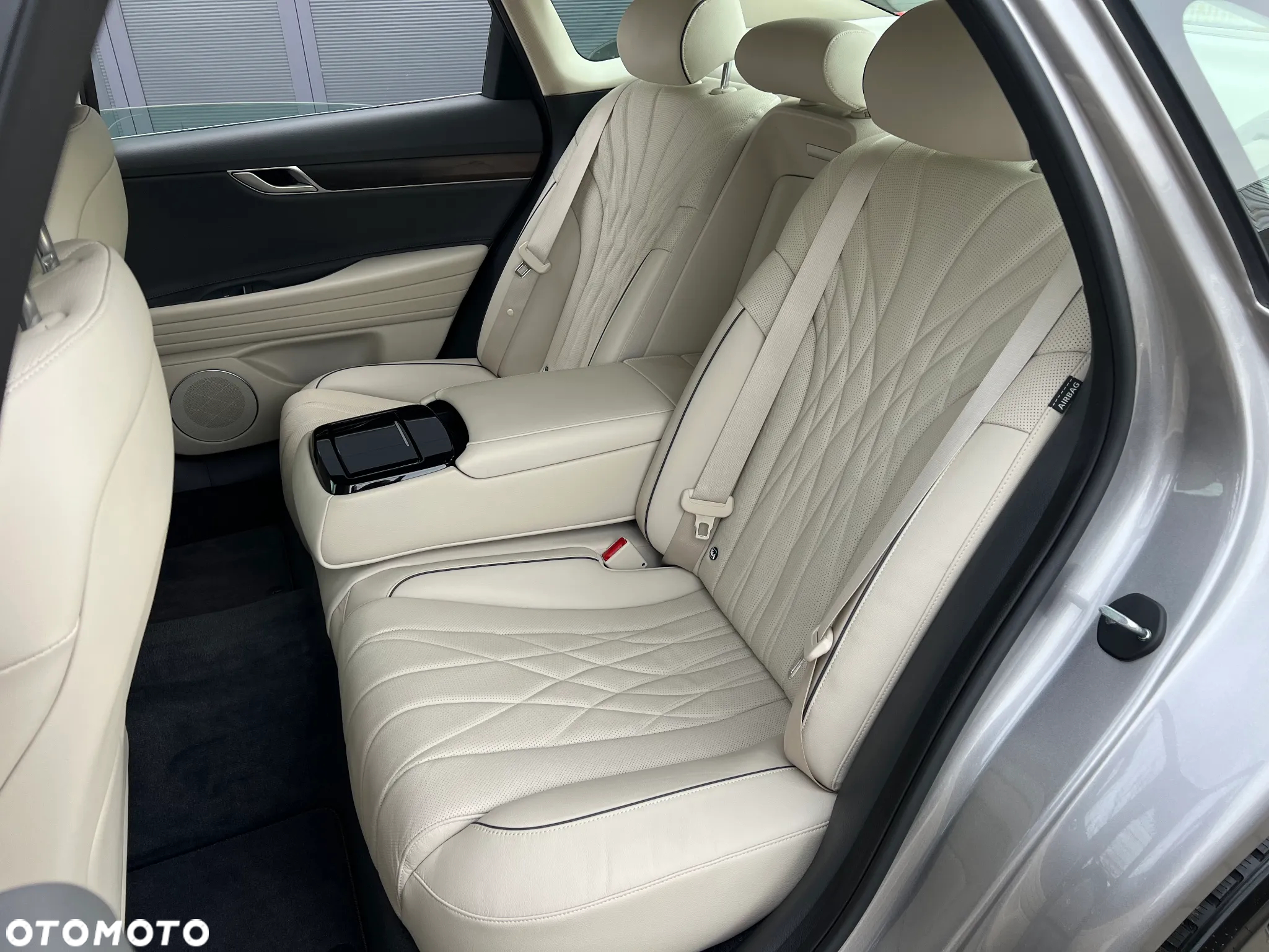 Genesis G80 2.5T AWD AT8 Luxury Line - 30