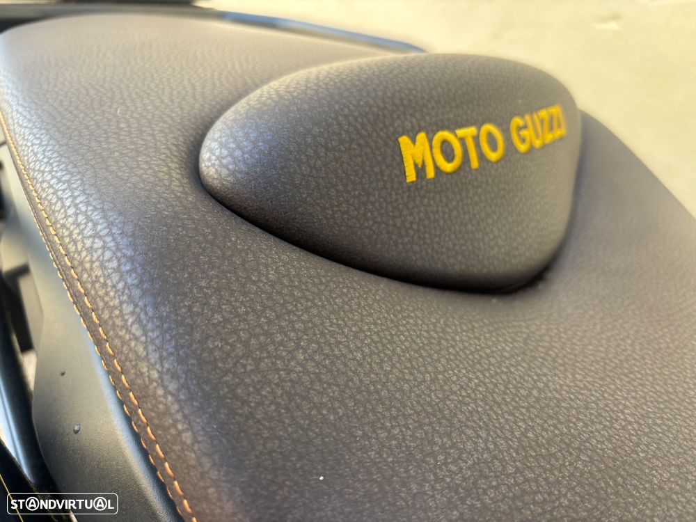 Moto Guzzi V85 TT Centenário - 12