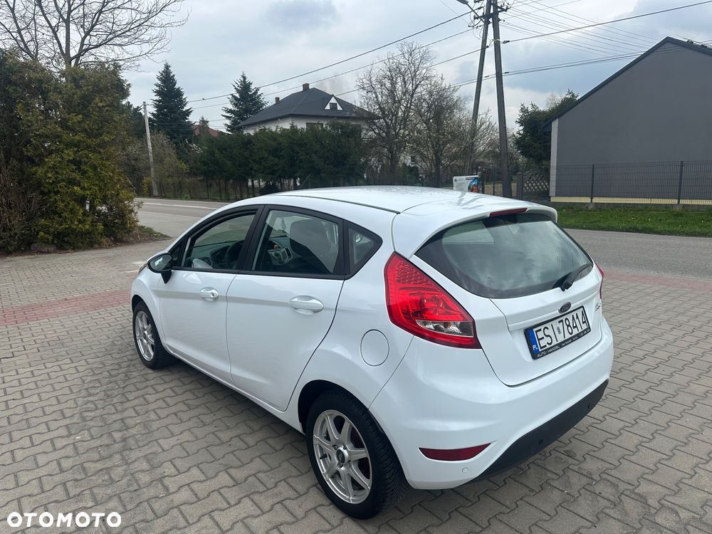 Ford Fiesta 1.4 Trend - 19