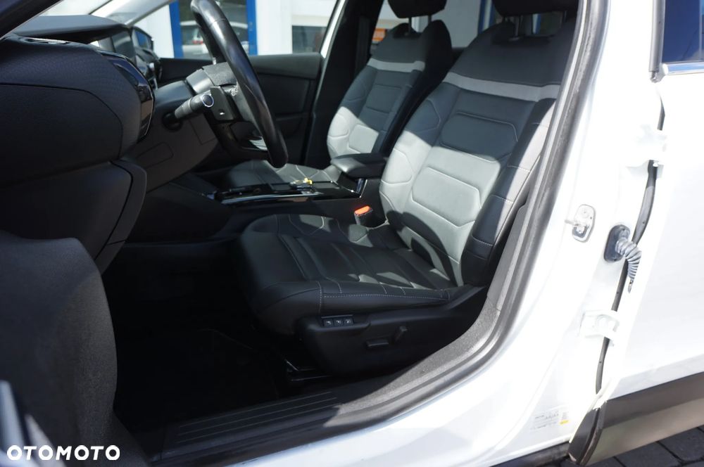 Citroën C4 BlueHDi 130 Stop&Start EAT8 SHINE - 12