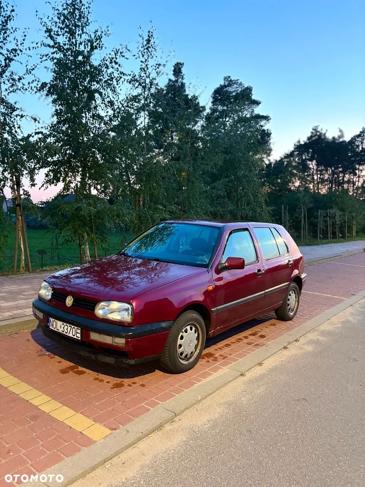 Volkswagen Golf - 2