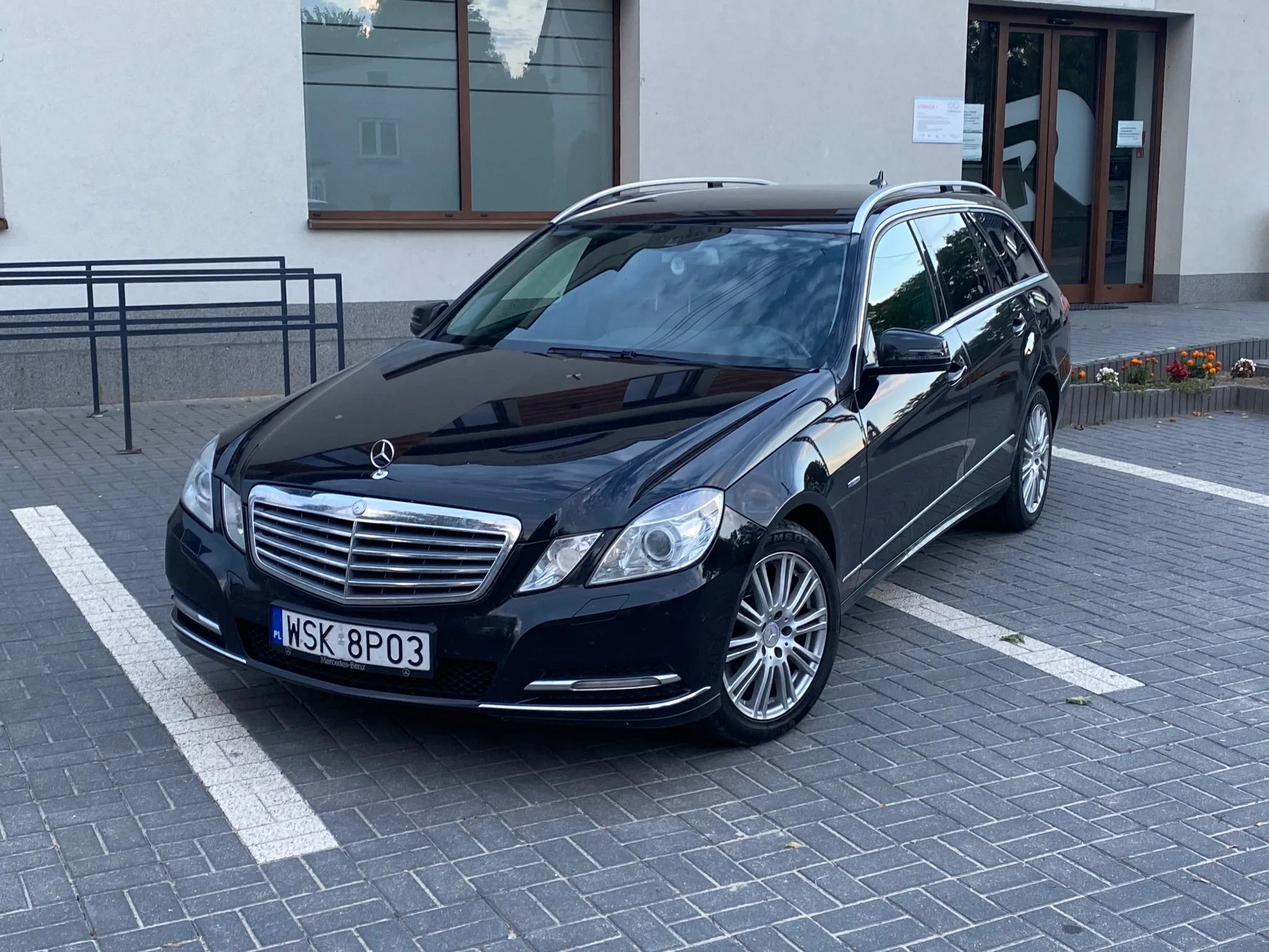 Mercedes-Benz Klasa E 350 T CDI DPF 4Matic BlueEFFICIENCY 7G-TRONIC Avantgarde - 1