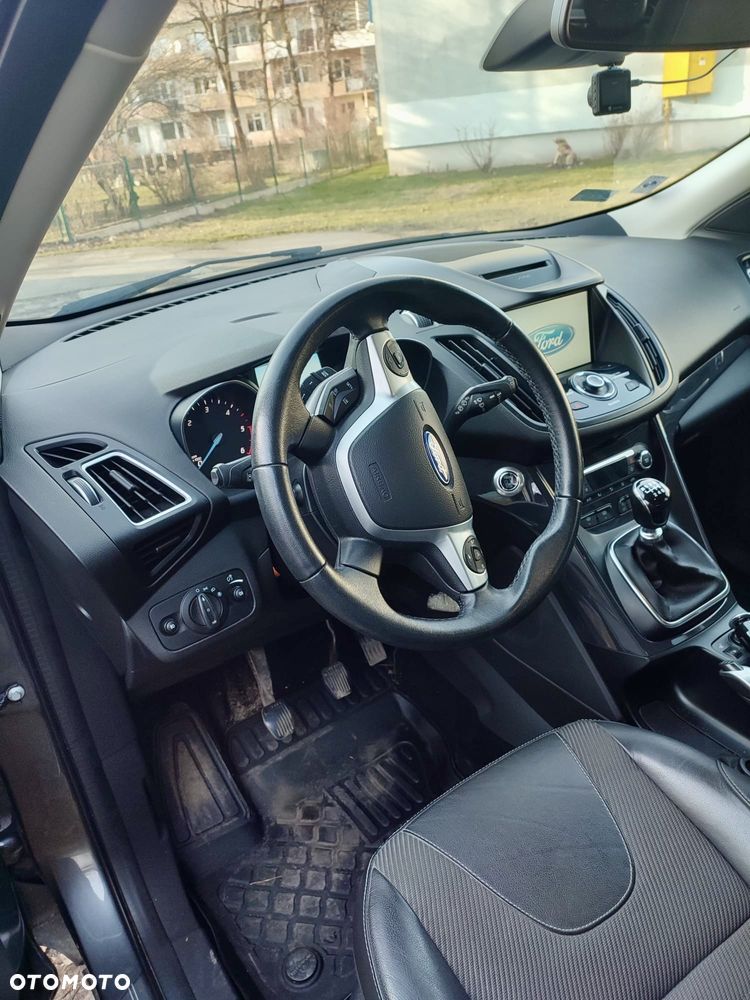 Ford Kuga 2.0 TDCi 2x4 Titanium - 11