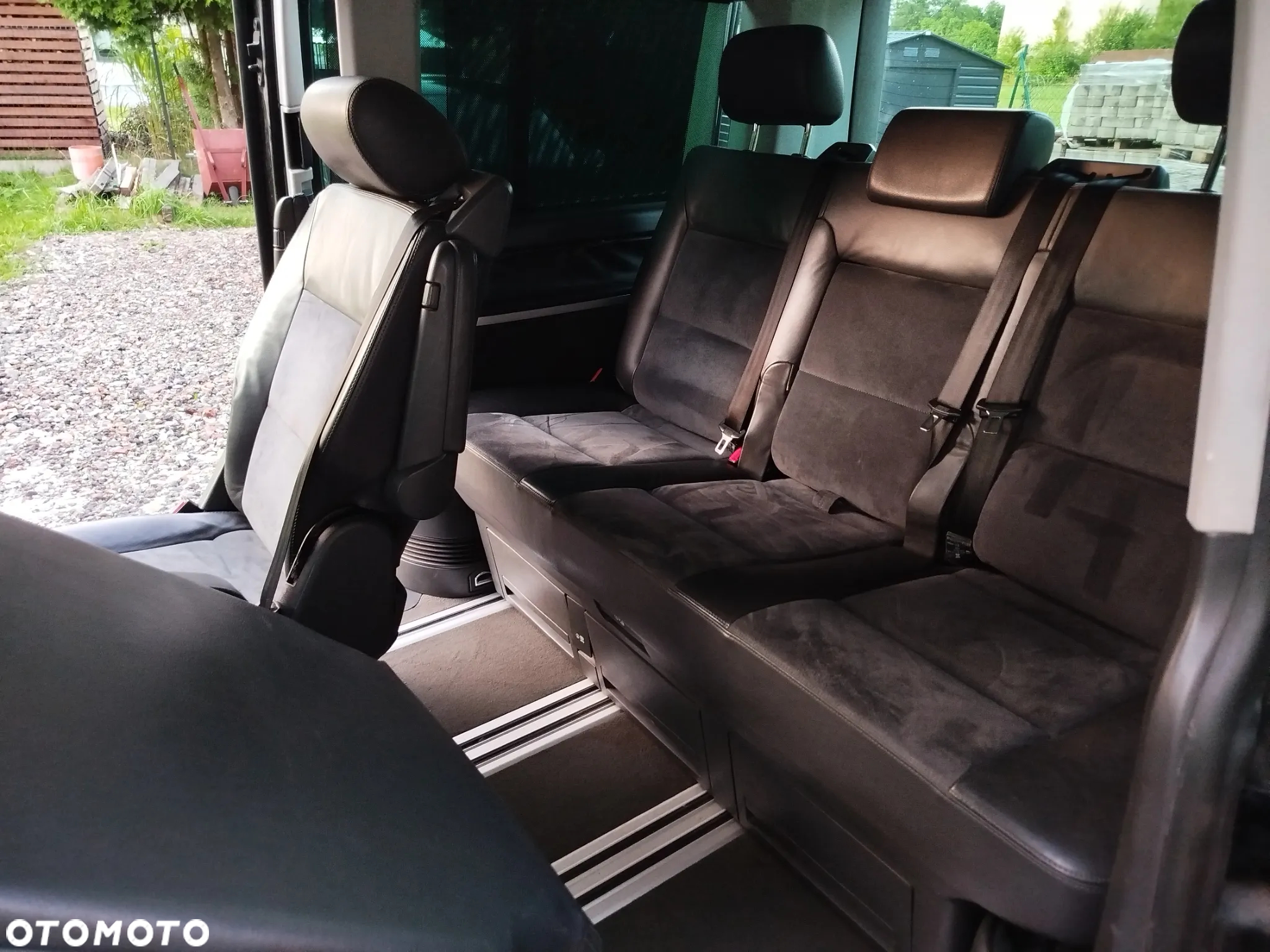 Volkswagen Multivan - 8