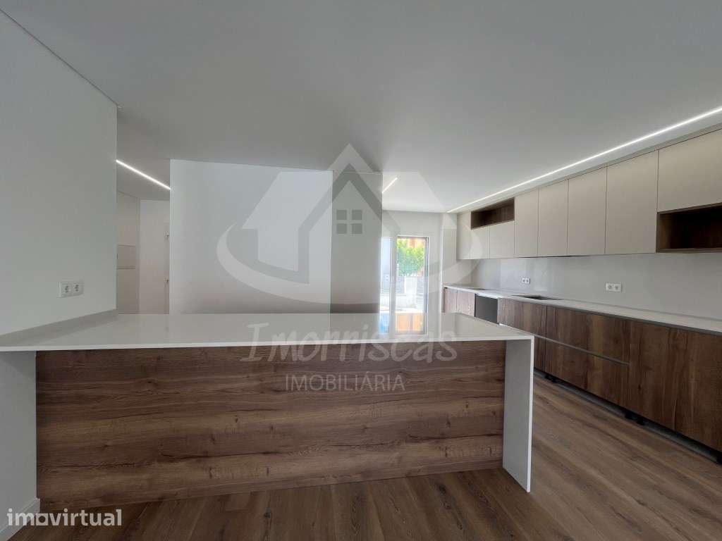 Moradia T4 com vista rio no Bairro das Courelas, Santa Iria de Azóia - Grande imagem: 5/58
