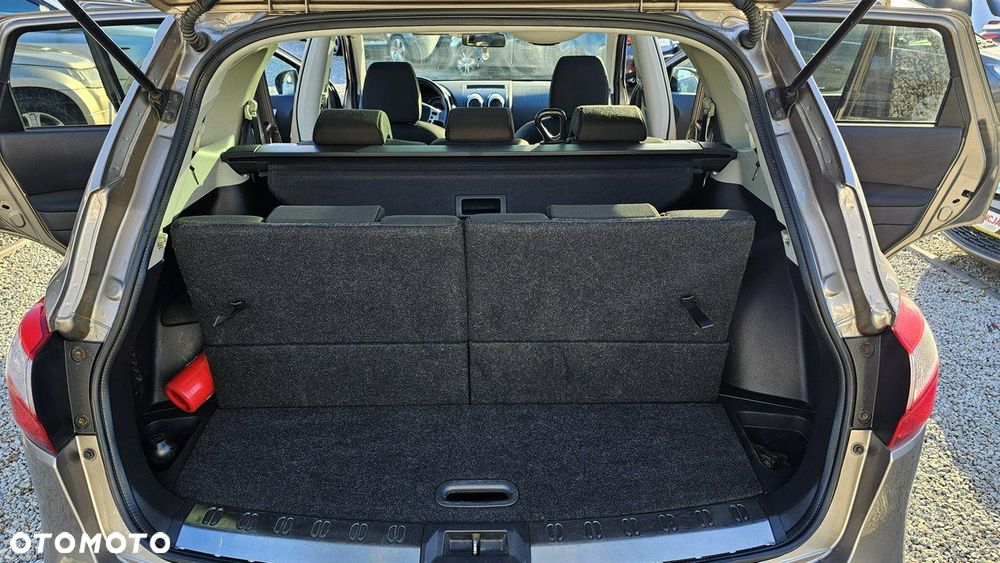 Nissan Qashqai+2 - 25