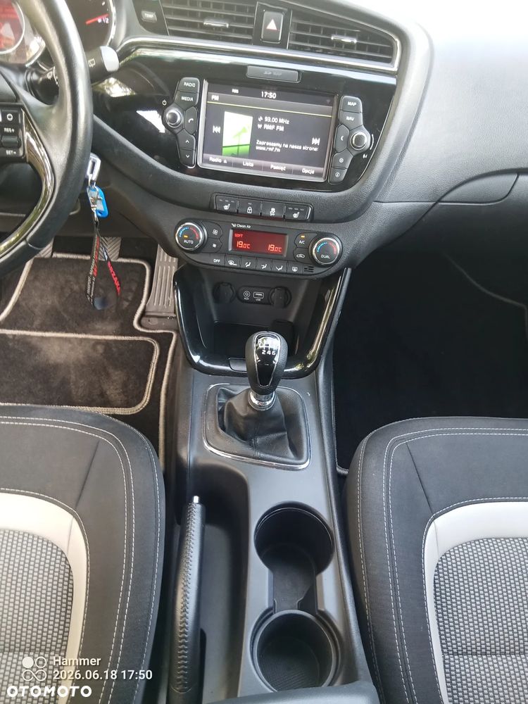Kia Ceed 1.6 CRDi 136 ISG Vision - 17