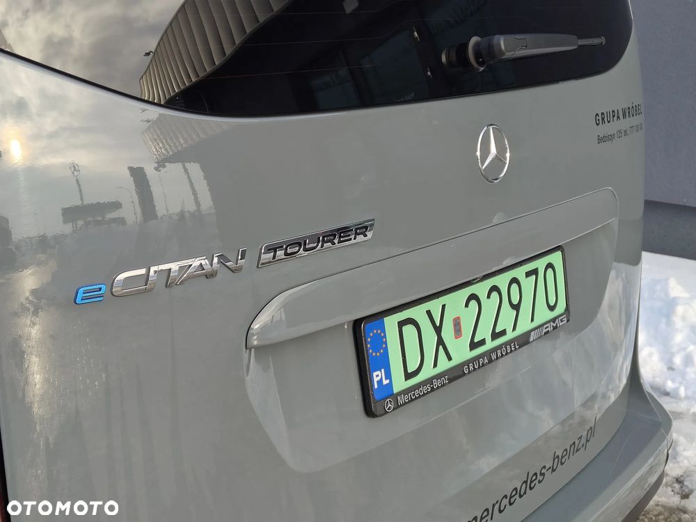 Mercedes-Benz EQT - 11