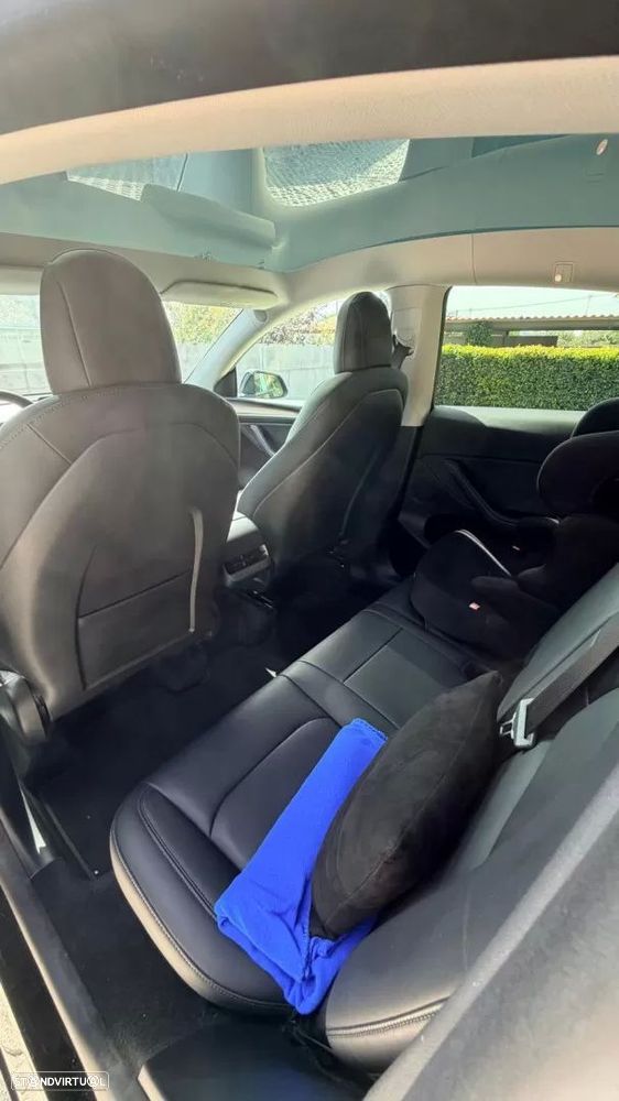 Tesla Model Y Long-Range RWD - 16