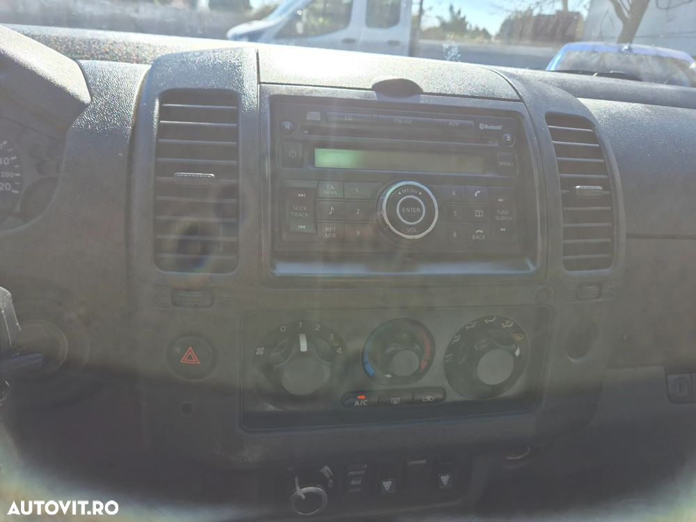 Nissan Navara 2.5 dCi DPF 4X4 Double Cab LE - 11