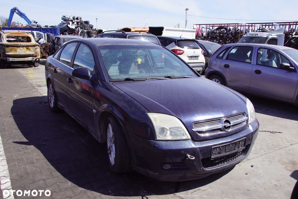 Auto na części - Opel Vectra C 2.2 DTI 125 KM Y22DTR F35 36U 2002R Silnik Skrzynia Drzwi Maska Błotnik Klapa Zderzak Lampa Klamka Lusterko Szyba Deska Kokpit Sterownik Moduł Czujnik Licznik Wyświetlacz Panel Kierownica - 1