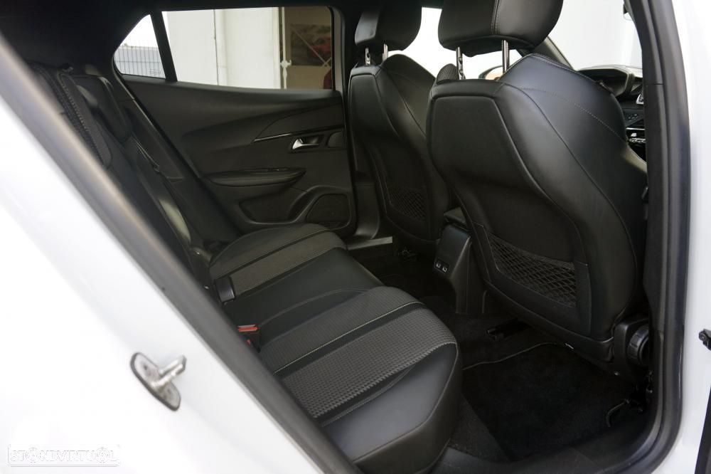 Peugeot 2008 1.2 PureTech GT Line - 4