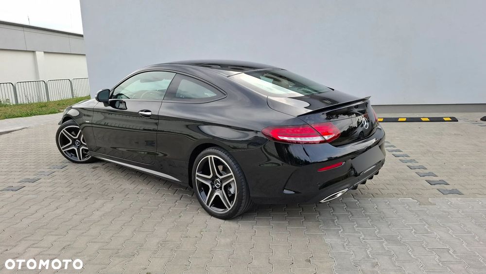 Mercedes-Benz Klasa C 300 9G-TRONIC - 4