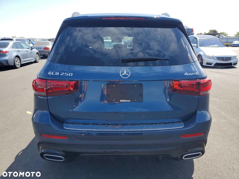 Mercedes-Benz GLB - 5