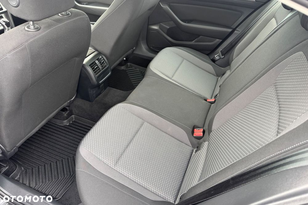 Volkswagen Passat 1.5 TSI EVO Essence - 31