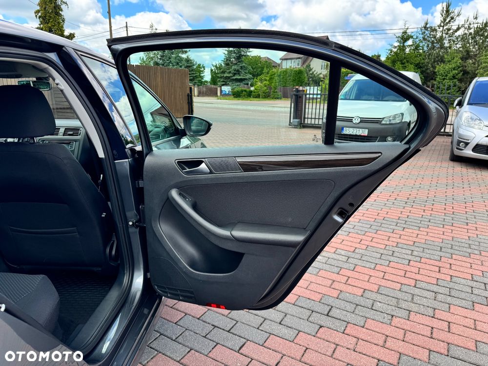 Volkswagen Jetta 2.0 TDI DPF BMT Highline - 27