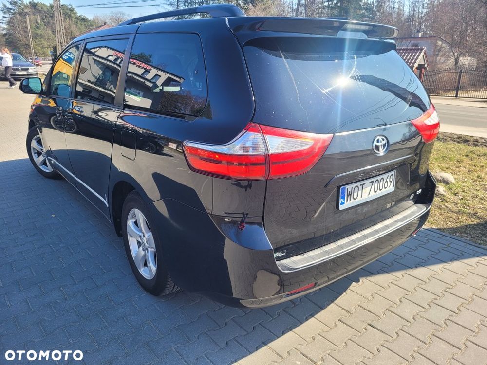 Toyota Sienna 3.5 V6 - 6