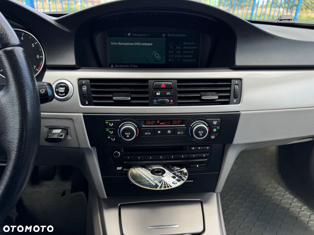 BMW Seria 3 318i - 28