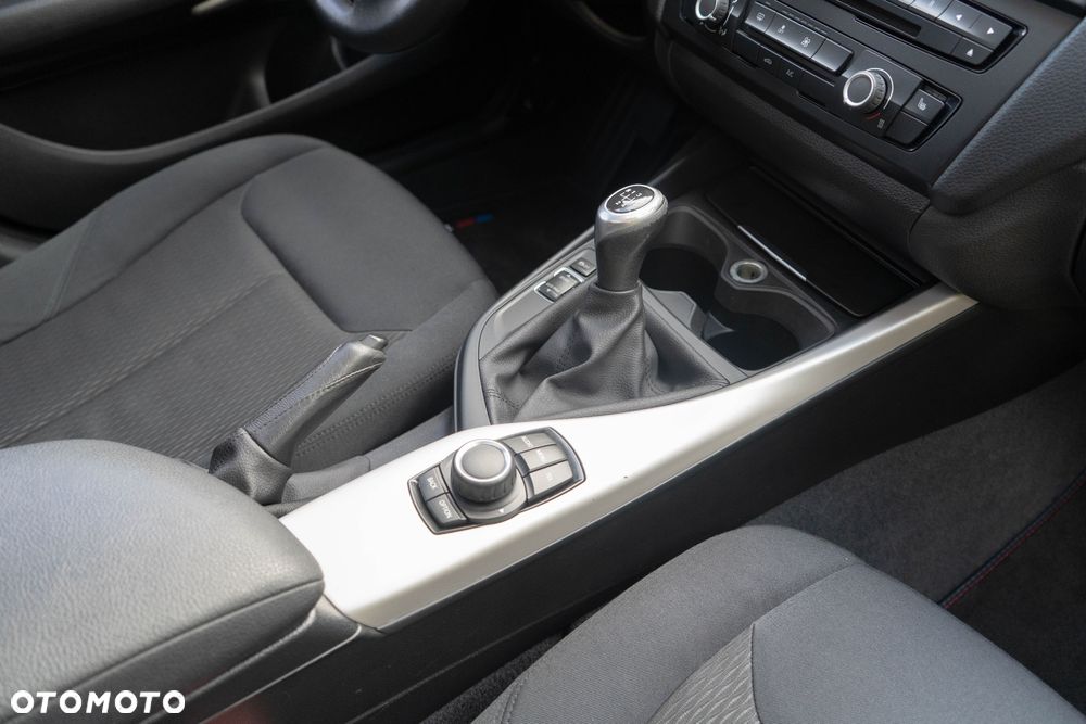 BMW Seria 1 116d - 6