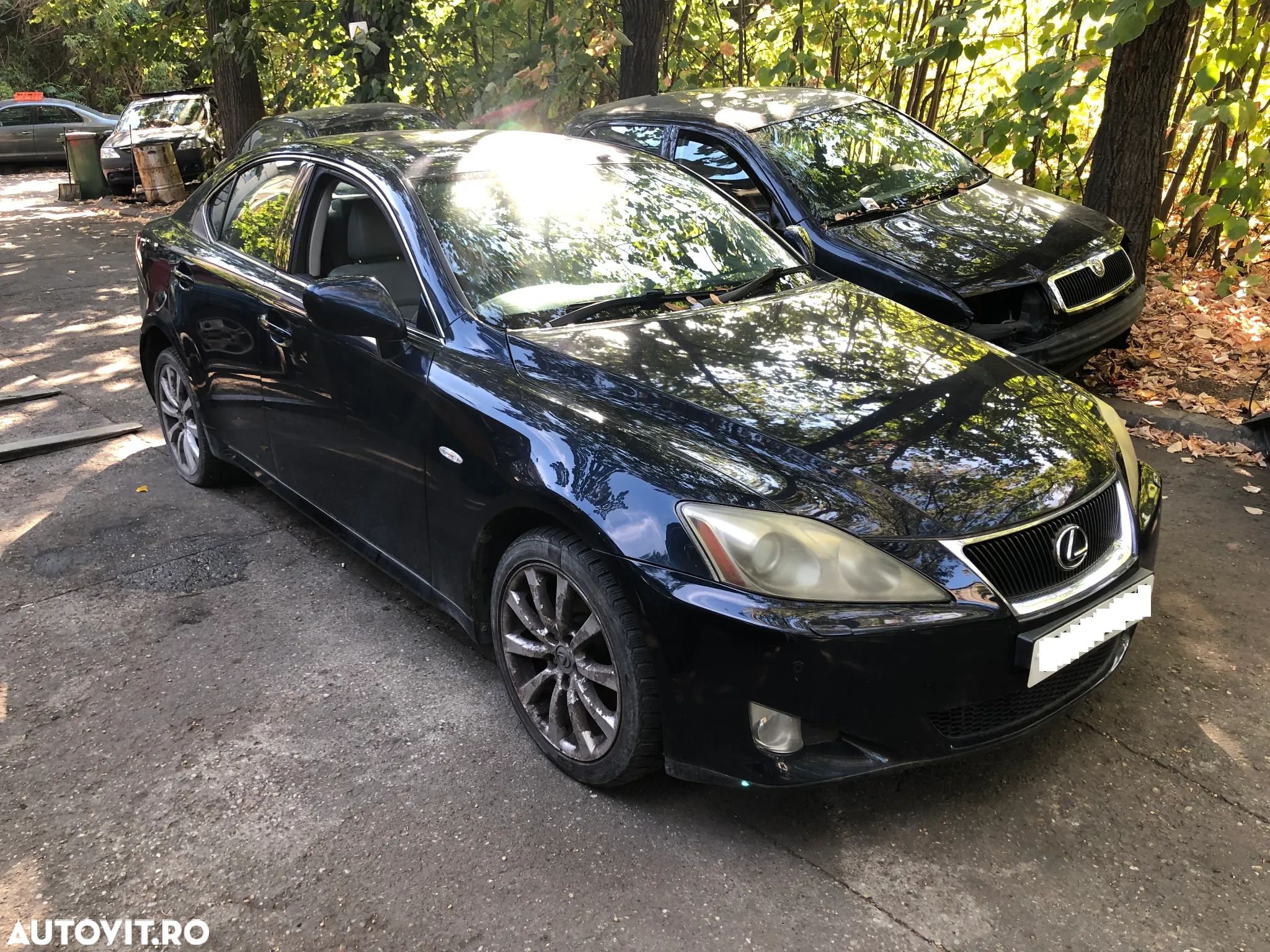Dezmembrez Lexus IS 220D - 1