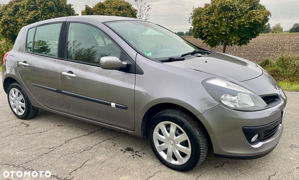 Renault Clio 1.2 16V Authentique - 21