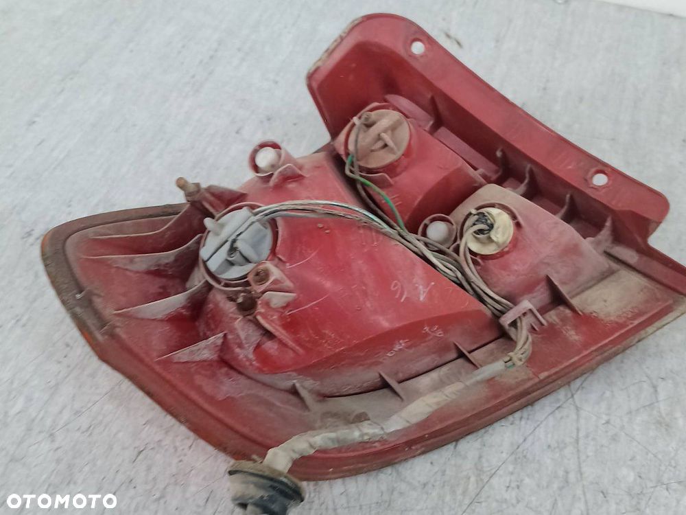 LAMPA TYLNA PRAWA HYUNDAI GETZ 92402-0B5 - 3