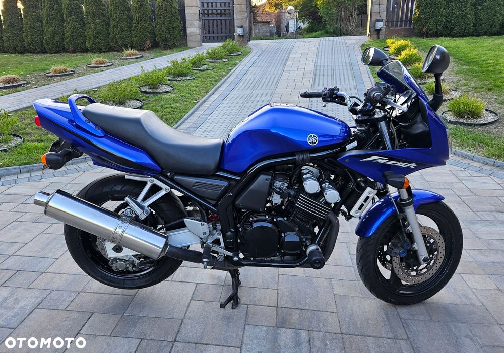 Yamaha FZS - 2
