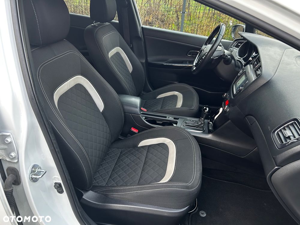 Kia Ceed 1.6 CRDi GT Line DCT - 29