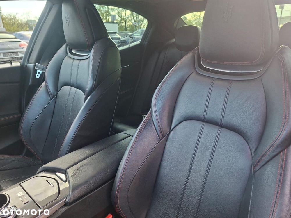 Maserati Ghibli GranSport - 27