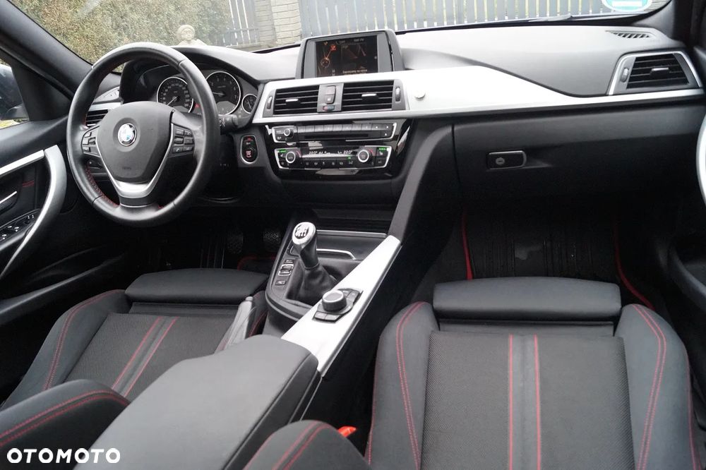 BMW Seria 3 318i Sport Line - 24