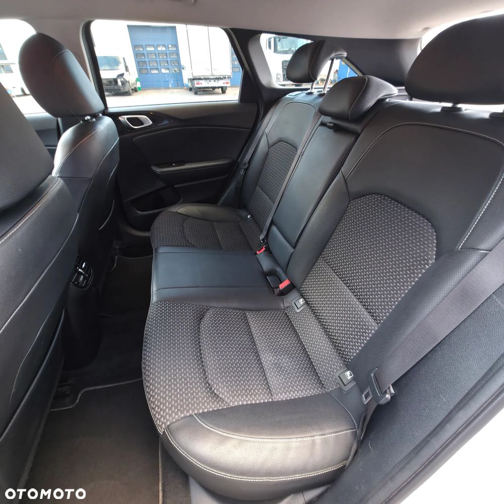 Kia Ceed 1.4 T-GDI OPF Spirit - 27