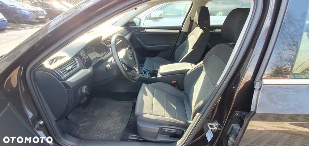 Skoda Superb 2.0 TDI 4x4 Ambition DSG - 9