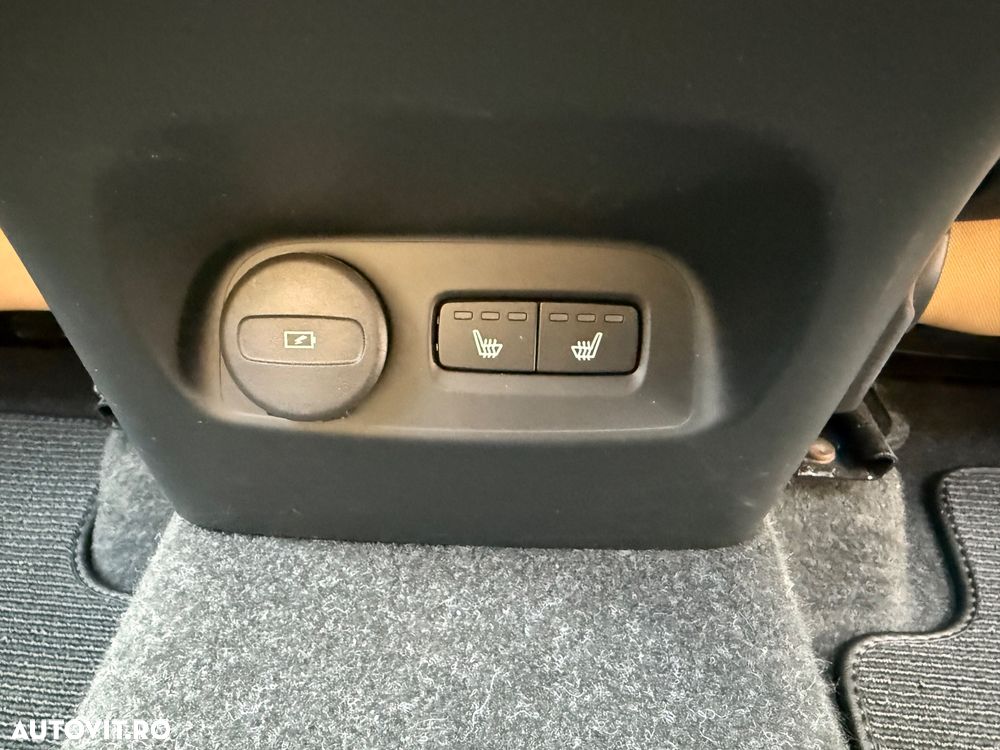 Volvo XC 40 B4 AT8 AWD Mild Hybrid Inscription - 17
