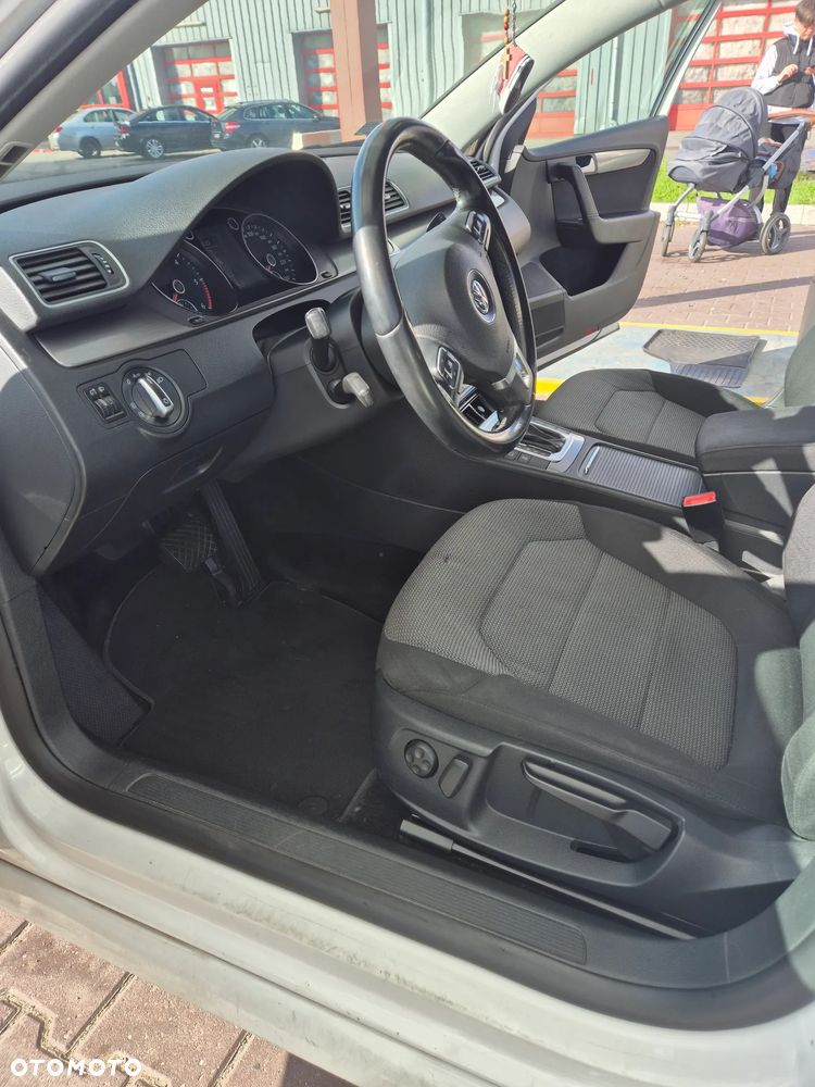 Volkswagen Passat 2.0 TDI Comfortline DSG - 27
