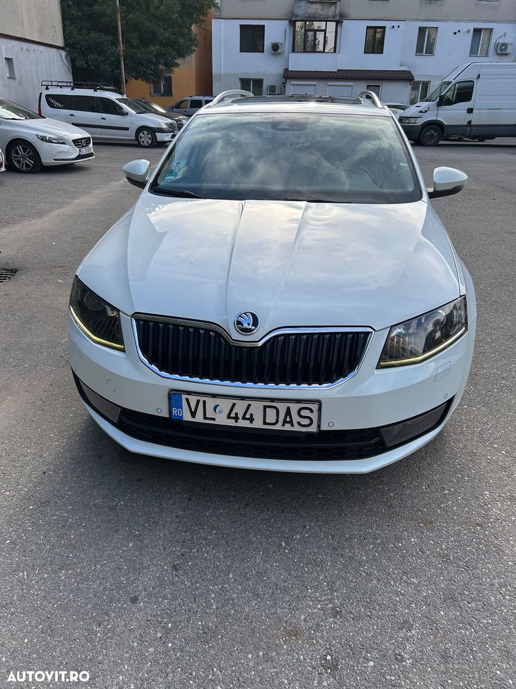 Skoda Octavia 1.6 TDI DSG Style - 2